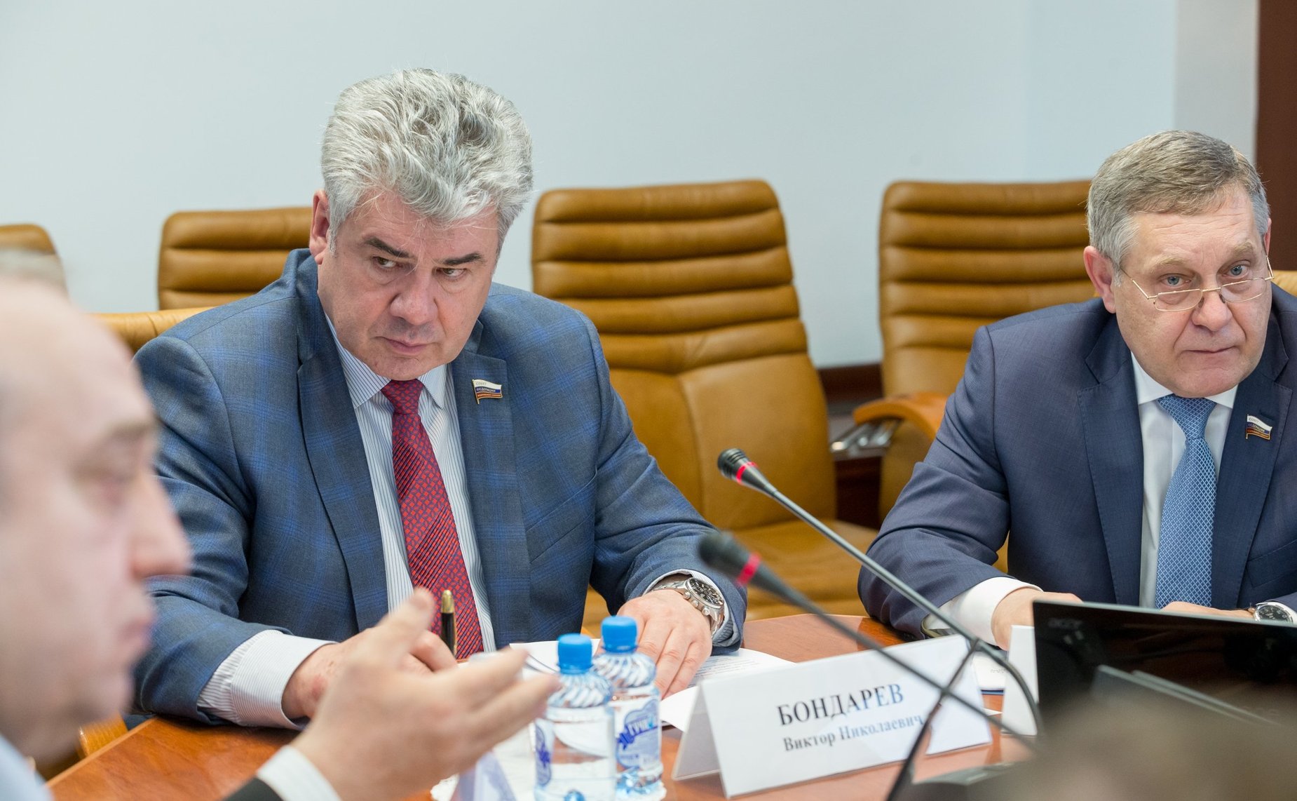 В. Бондарев и А. Ракитин