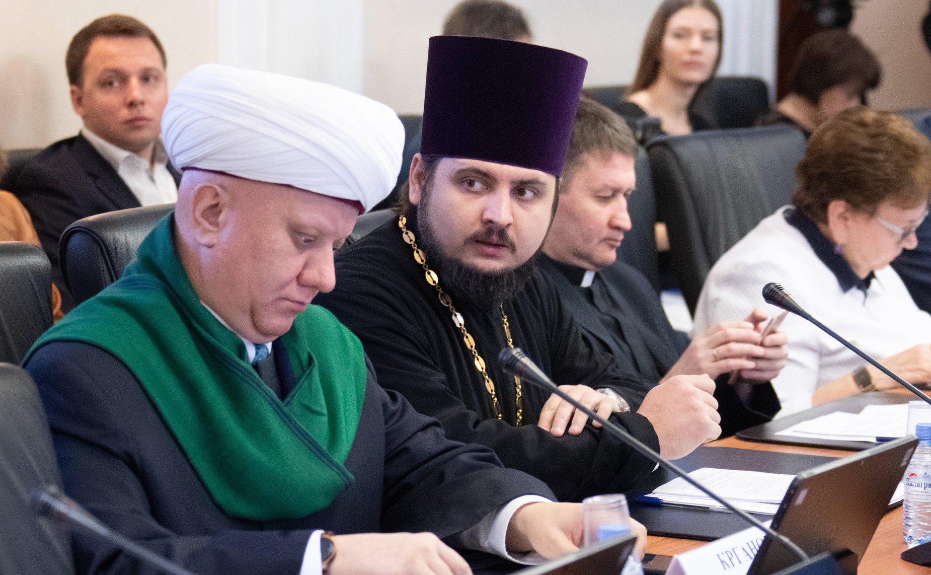 «Круглый стол» в рамках VIII Рождественских парламентских встреч в СФ. Общественное-государственное партнерство в продвижении просветительских инициатив, направленных на сохранение наследия Великой Победы: роль СМИ