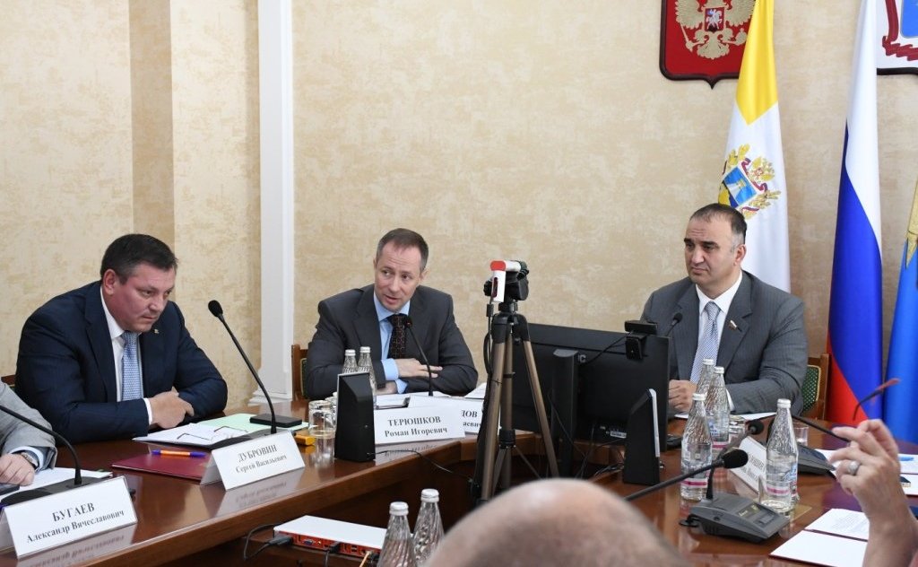 Заместитель председателя Комитета СФ по социальной политике Мохмад Ахмадов провел выездное совещание по вопросу мониторинга реализации положений Федерального закона, направленного на гармонизацию законодательства о спорте