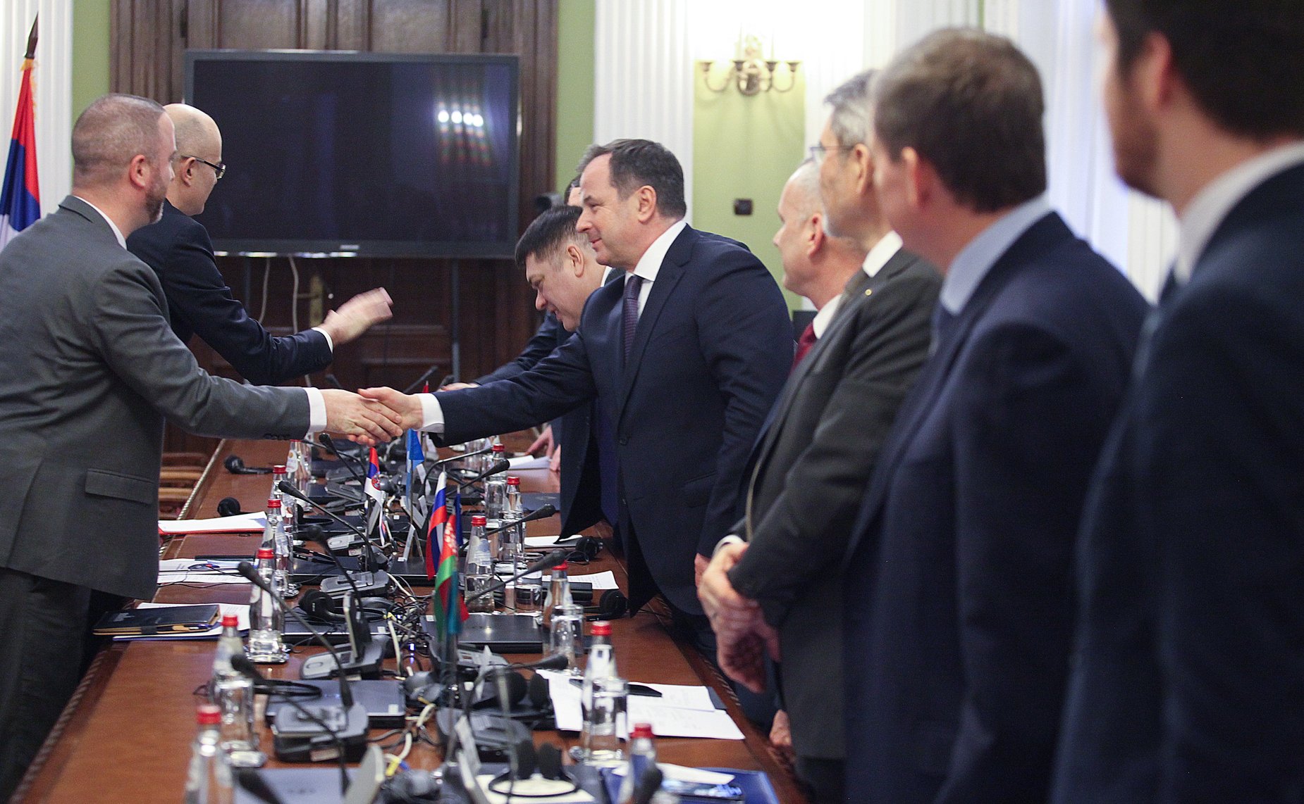 Сенаторы РФ приняли участие в наблюдении за парламентскими выборами в Сербии