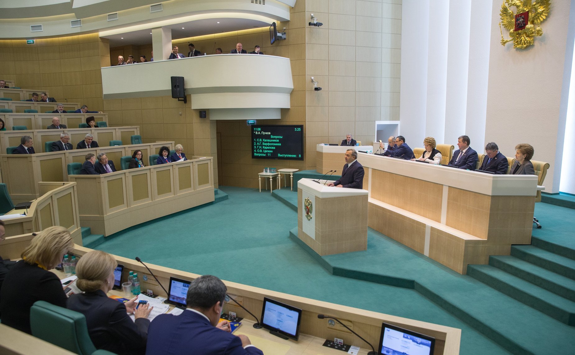 Министр МЧС В. Пучков на 386-м заседании Совета Федерации
