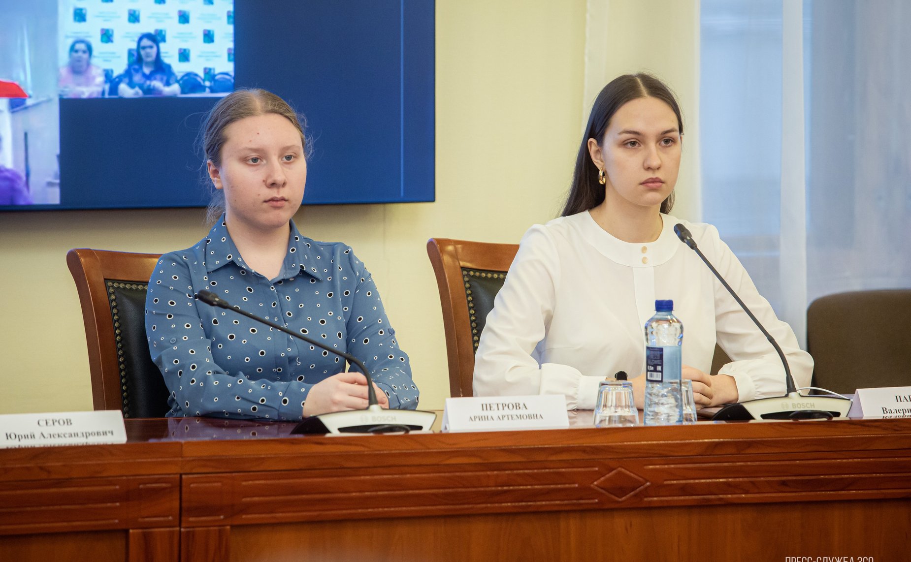 Юрий Воробьев принял участие в очередном заседании Дискуссионного клуба Молодежного парламента при Законодательном Собрании субъекта РФ