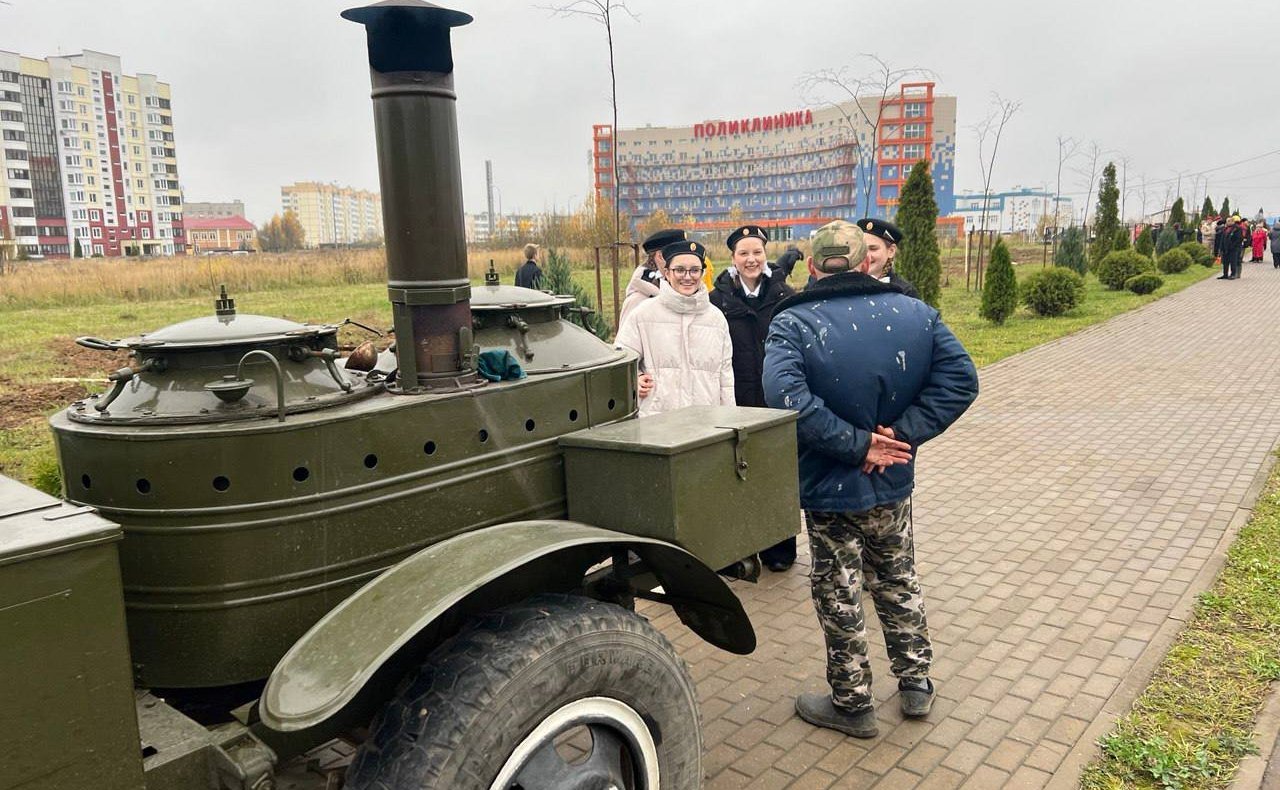 Анатолий Артамонов совершил рабочую поездку в Боровский муниципальный округ, где принял участие в ряде мероприятий