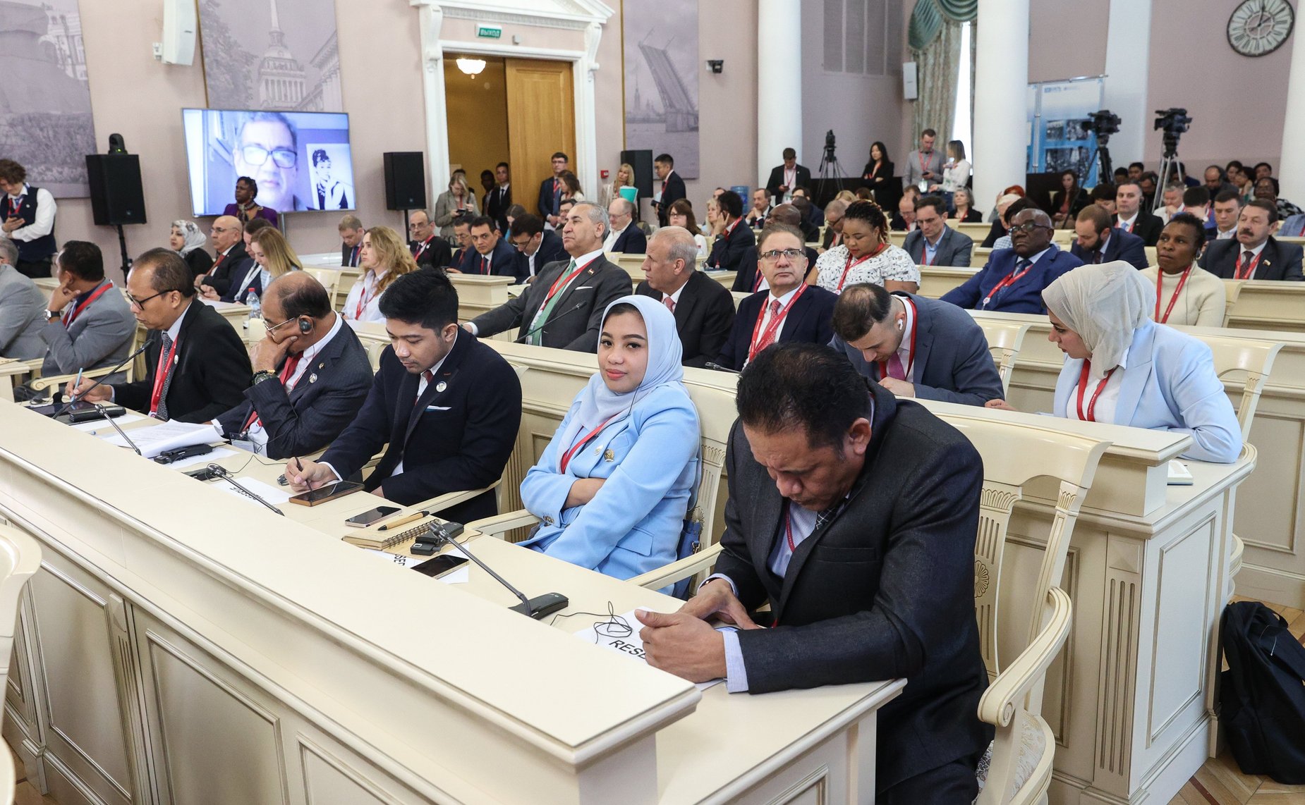 Круглый стол «Климат: новые вызовы столетия» в рамках X Невского международного экологического конгресса