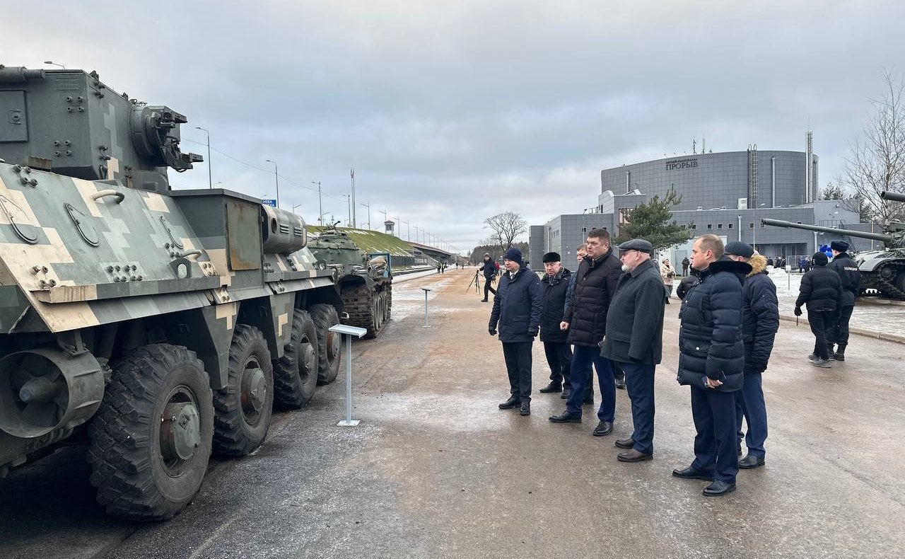 В музее-заповеднике «Прорыв блокады Ленинграда» открылась выставка военной техники «Фашизм. Невыученные уроки истории. Связь времен»