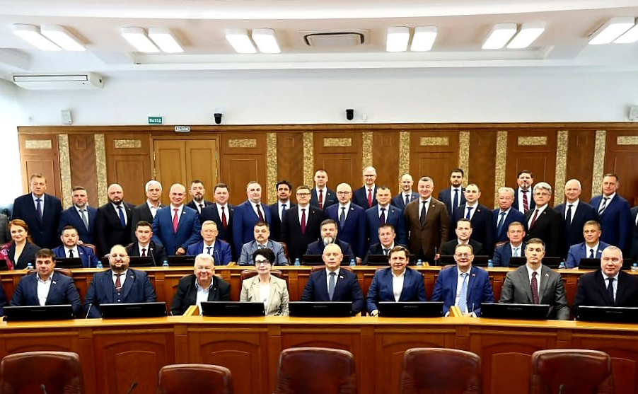 Олег Цепкин принял участие в заключительном заседании Законодательного Собрания региона седьмого созыва