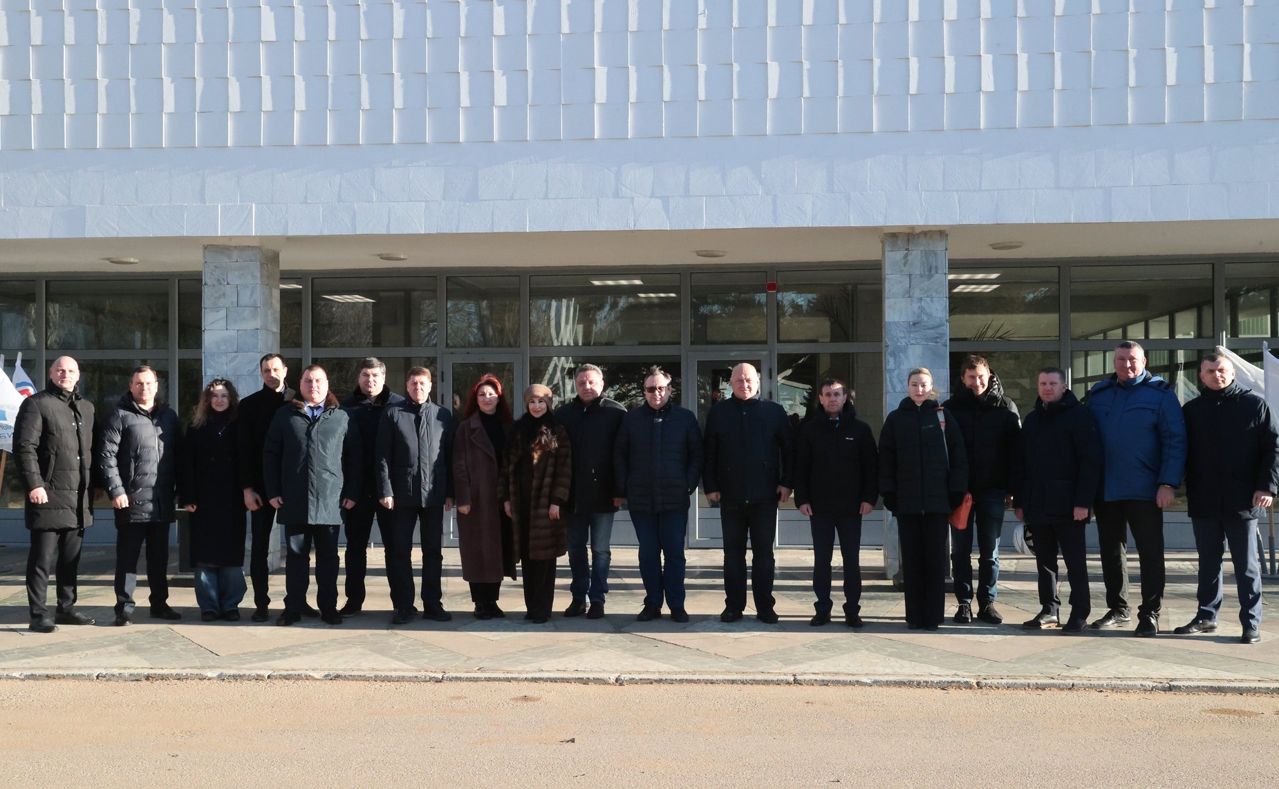 Сенаторы посетили судостроительный завод имени Бутомы в Республике Крым