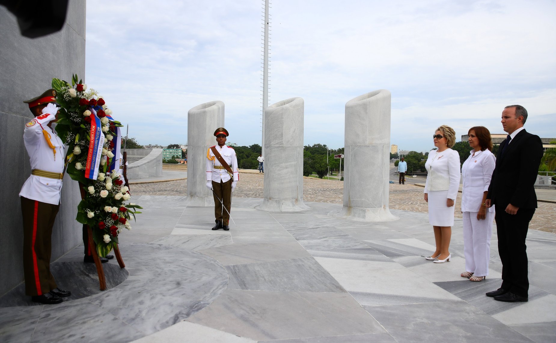 Возложение венка к Могиле неизвестного борца за независимость Кубы