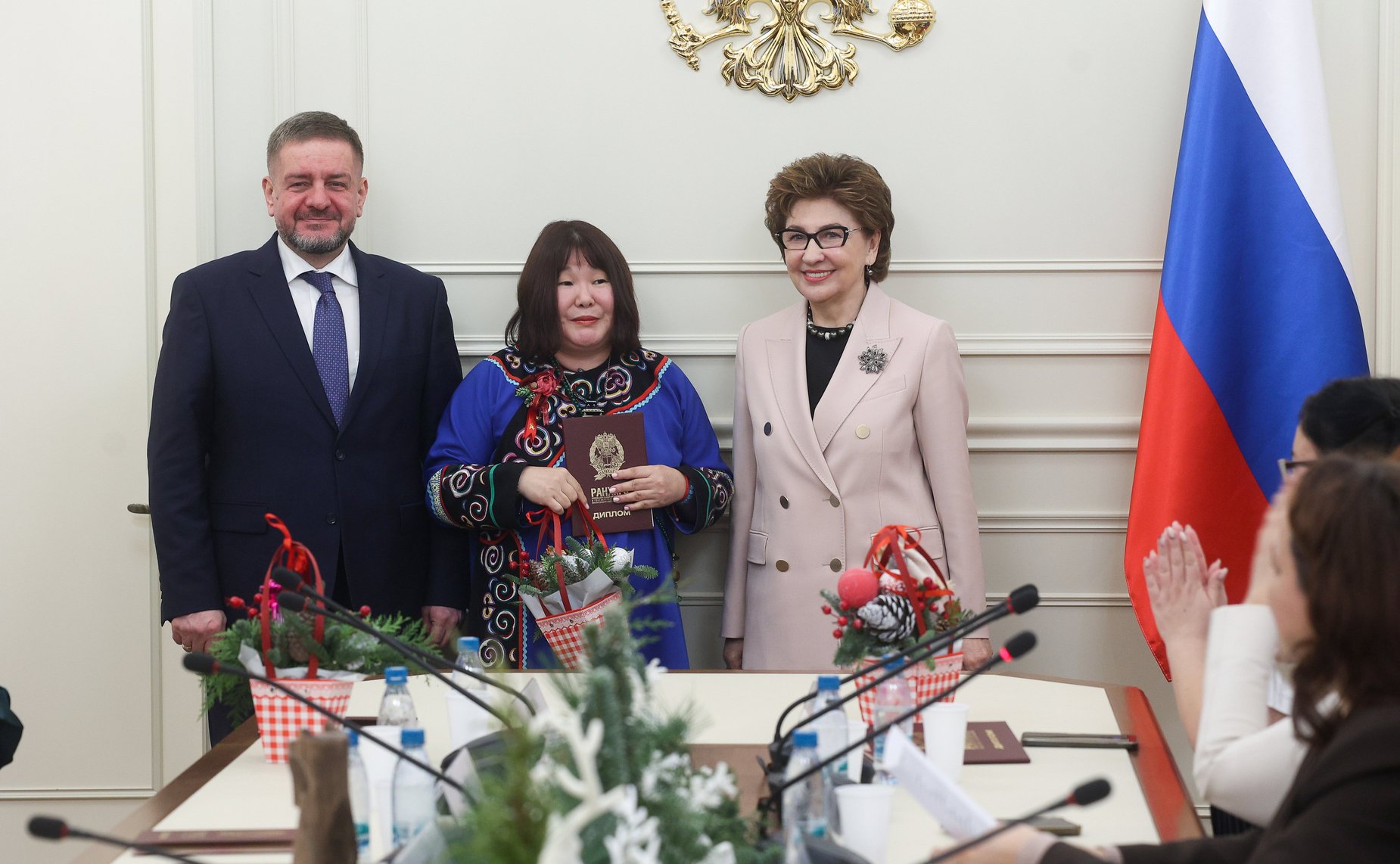 В Совете Федерации состоялась торжественная церемония вручения дипломов выпускникам образовательной программы «Актуальные проблемы и эффективные практики устойчивого развития коренных малочисленных народов Севера, Сибири и Дальнего Востока РФ»