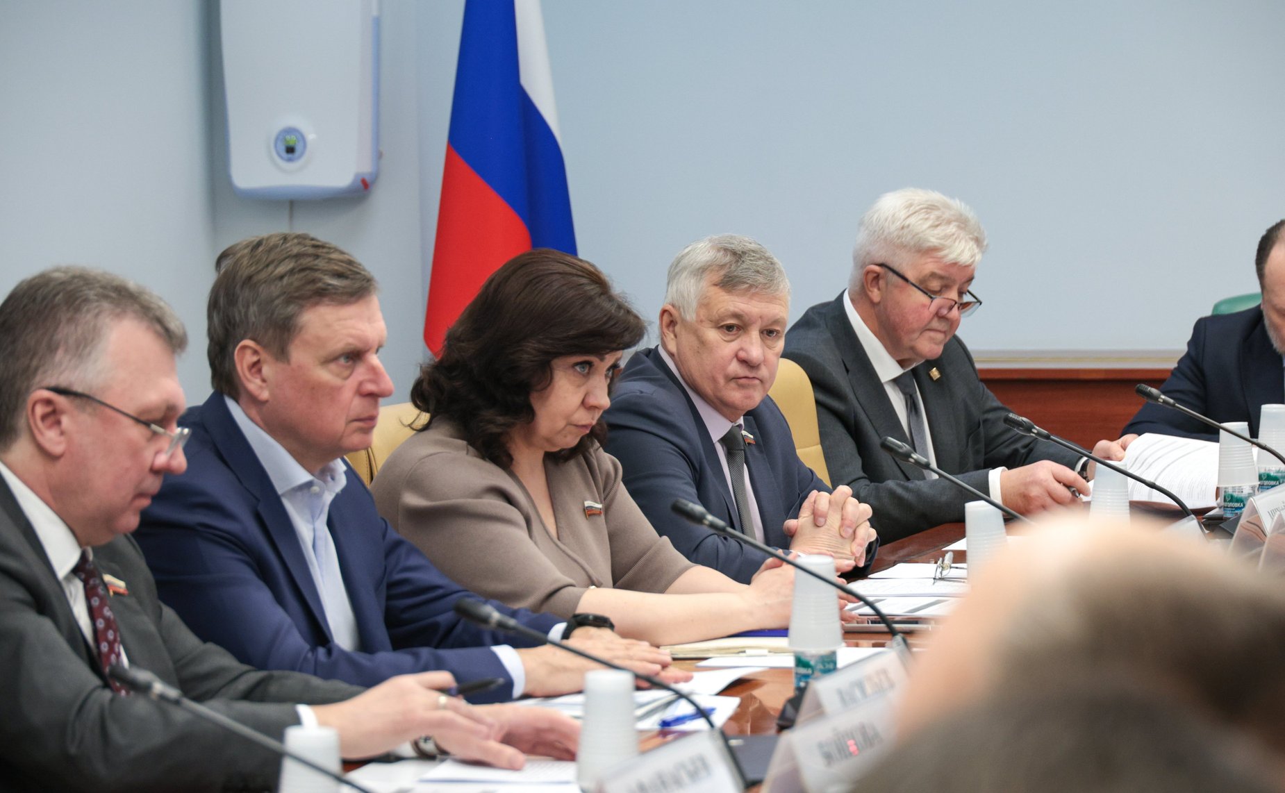 Круглый стол Комитета Совета Федерации по экономической политике «О приведении в нормативное состояние региональной и местной дорожной сети в рамках национального проекта «Инфраструктура для жизни»»