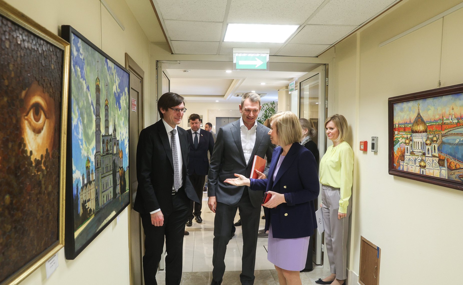 В Совете Федерации открылась выставка Союза художников Подмосковья