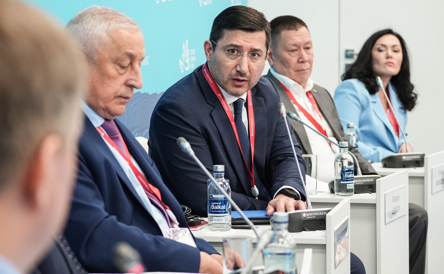 Сессия «Система управления северным завозом: новая реальность». Сенаторы принимают участие в VIII Восточном экономическом форуме