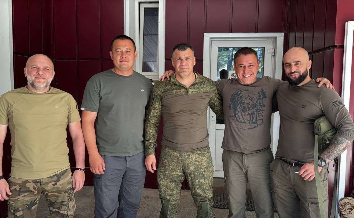 Айрат Гибатдинов посетил подразделения добровольческой бригады на Курско-Белгородском направлении