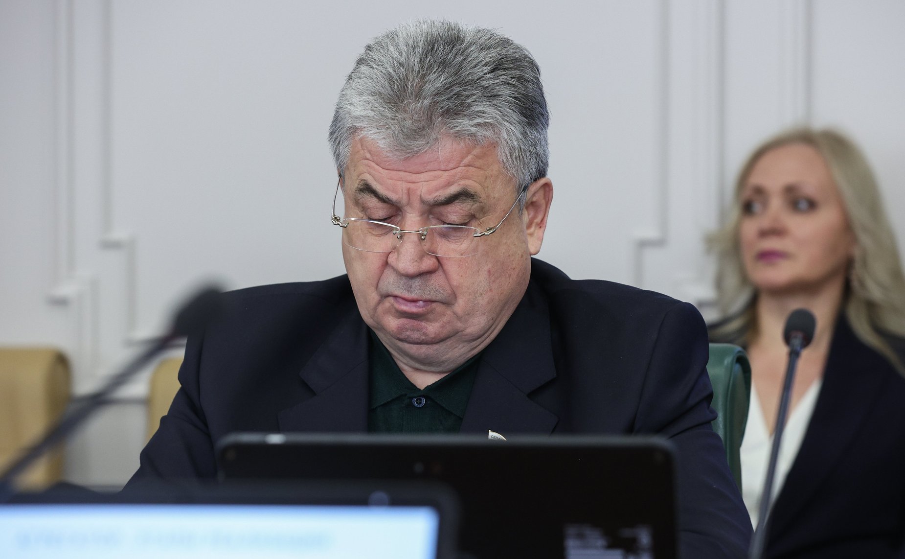 Геннадий Емельянов