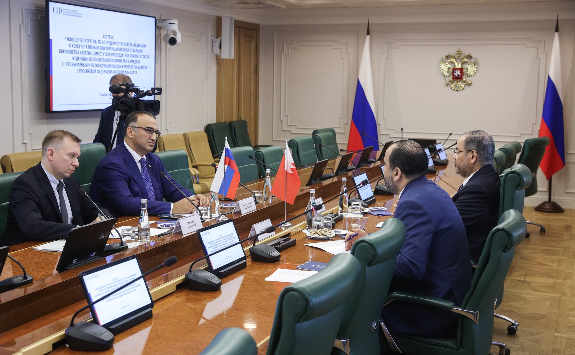 Встреча Мохмада Ахмадова с Чрезвычайным и Полномочным Послом Королевства Бахрейн в Российской Федерации