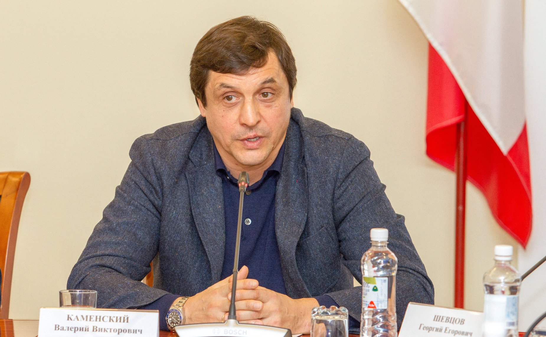 Заседание Дискуссионного клуба при Молодежном парламенте области