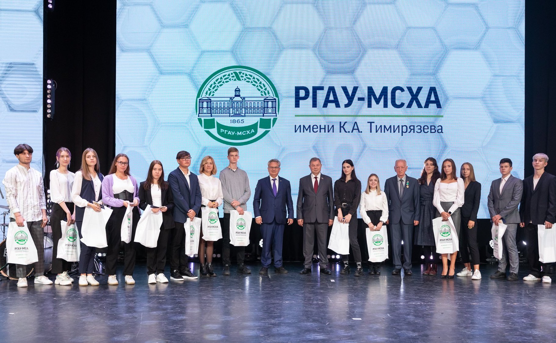 Анатолий Артамонов посетил Российский государственный аграрный университет – МСХА им. К.А. Тимирязева