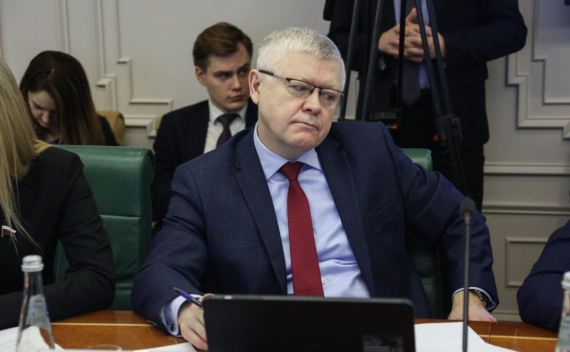 Заседание парламентской комиссии по расследованию преступных действии в отношении несовершеннолетних со стороны киевского режима