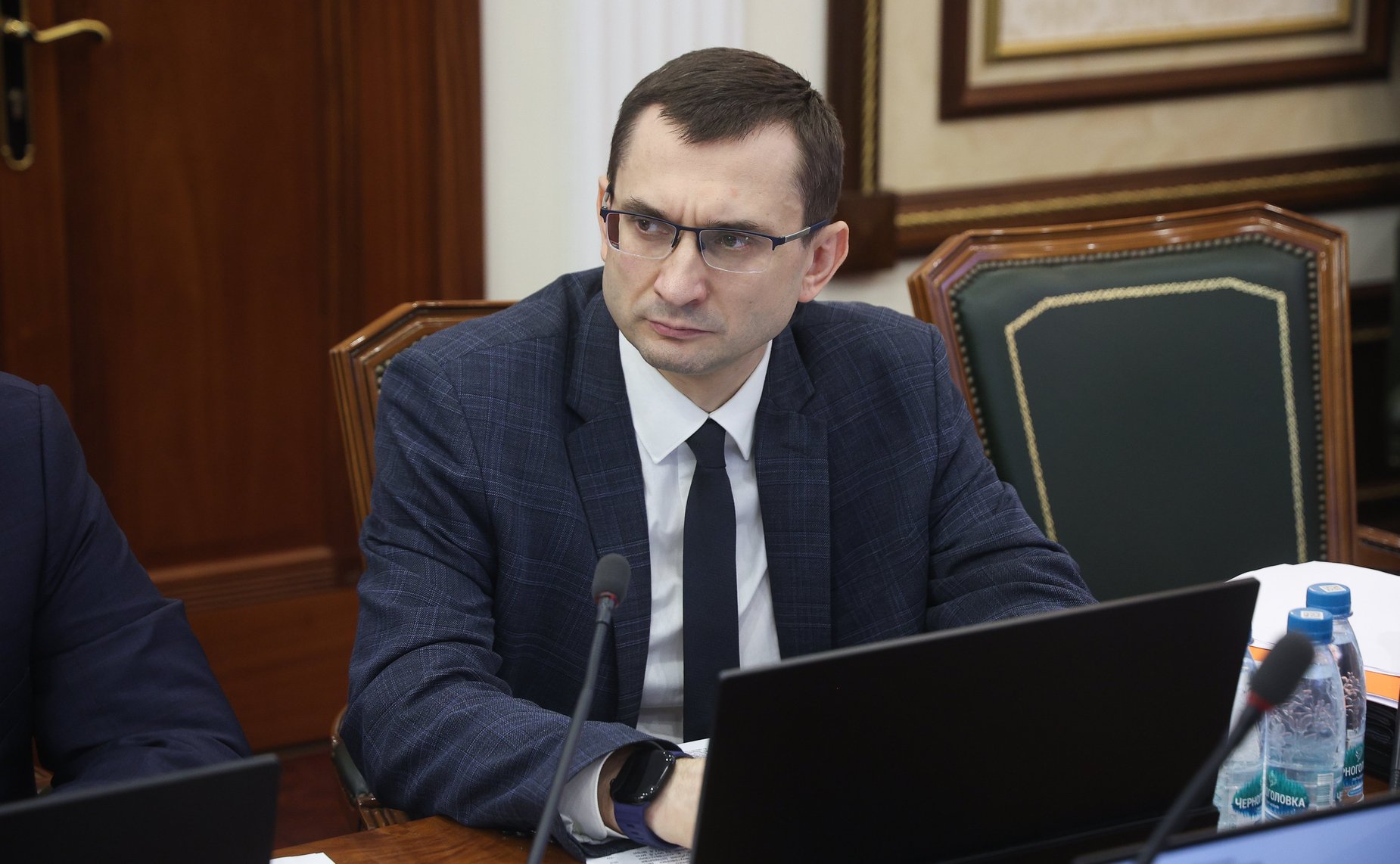 Совещание, посвященное реализации мер, направленных на снижение уровня некомплекта личного состава органов внутренних дел РФ, на повышение уровня социальных гарантий и льгот сотрудникам и работникам указанных органов