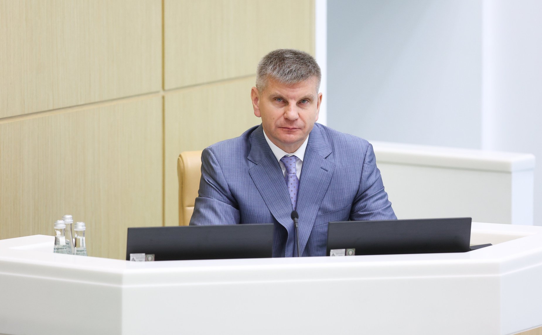 Геннадий Голов