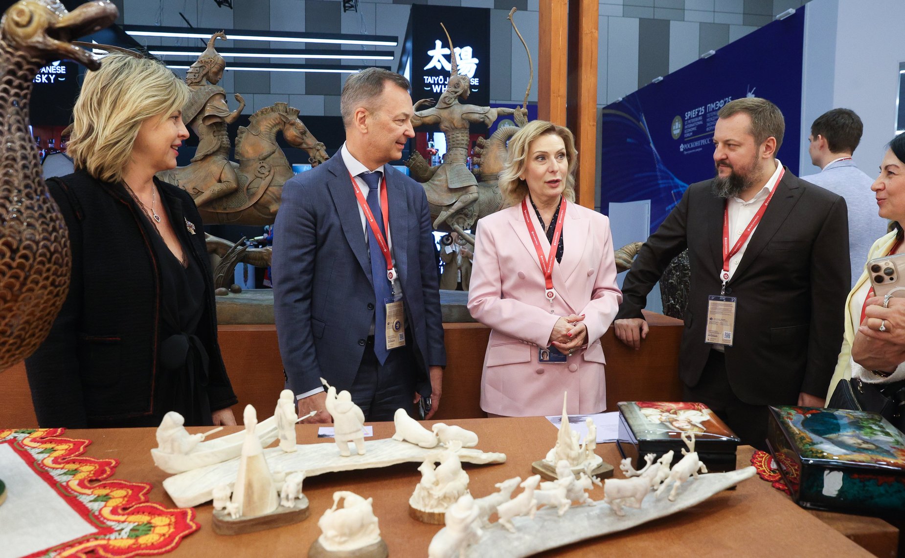 ПМЭФ’25. Подписание соглашений между Комиссией СФ по развитию креативных (творческих) индустрий и народных художественных промыслов в РФ, а также Советом по социальным инновациям СФ и Фондом содействия социальному развитию «Инносоциум»