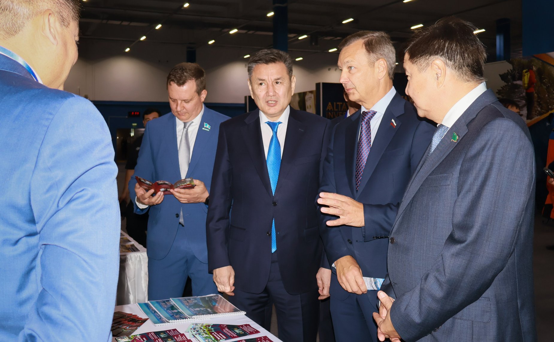 Делегация Совета Федерации приняла участие в проходящем в Усть-Каменогорске пленарном заседании Международного инвестиционного форума «Алтай Инвест-2025»