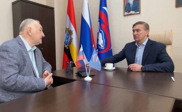 Александр Брыксин провёл приём граждан в Курской области