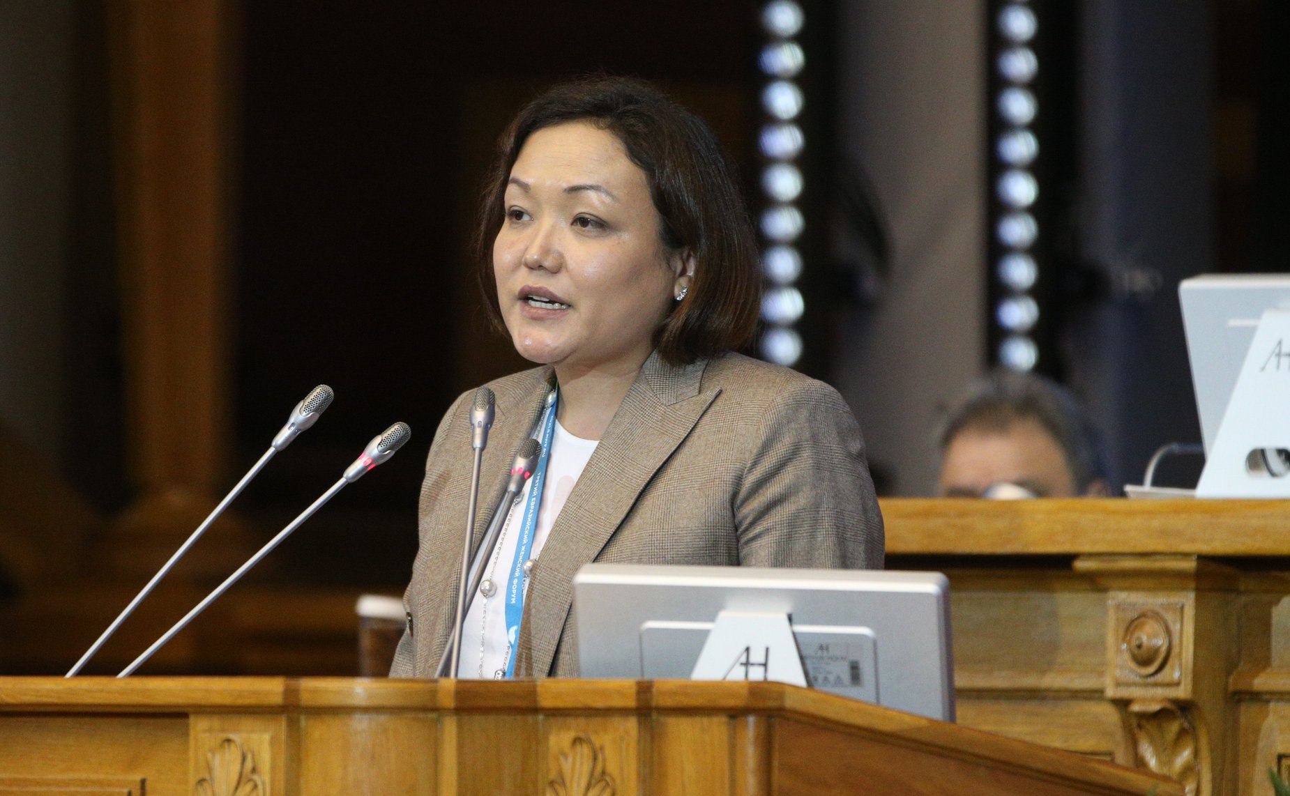 Пленарная сессия Третьего Евразийского женского форума