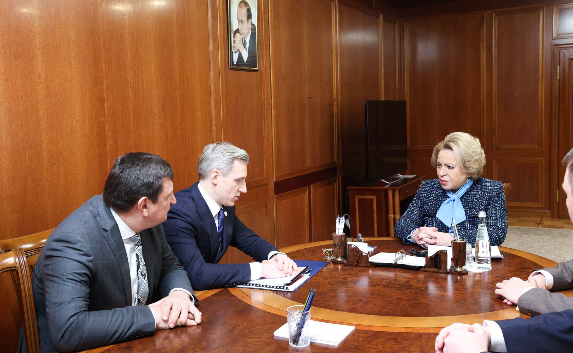 Валентина Матвиенко провела встречу с руководством Смоленской области