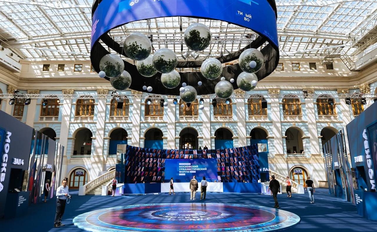 Инна Святенко посетила площадку Московского урбанистического форума в Гостином дворе