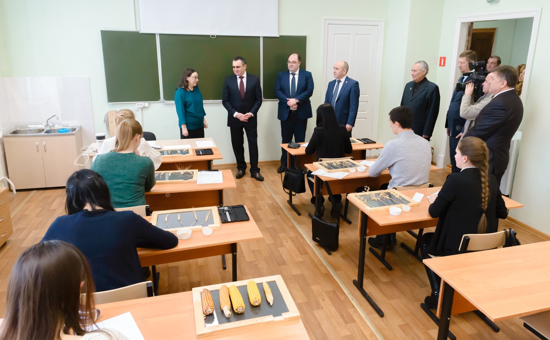 Посещение испытательного лабораторного центра академии