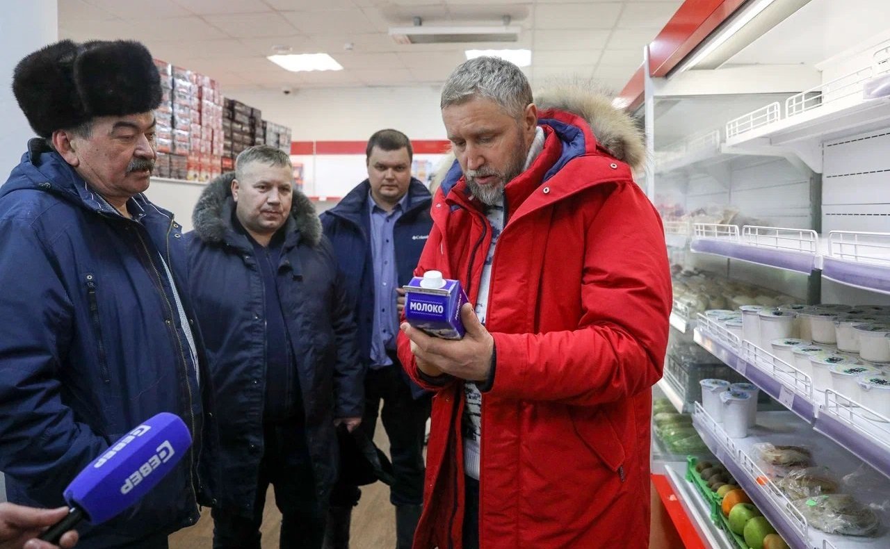 Денис Гусев в ходе работы в регионе посетил сельское поселение Коткино Заполярного района