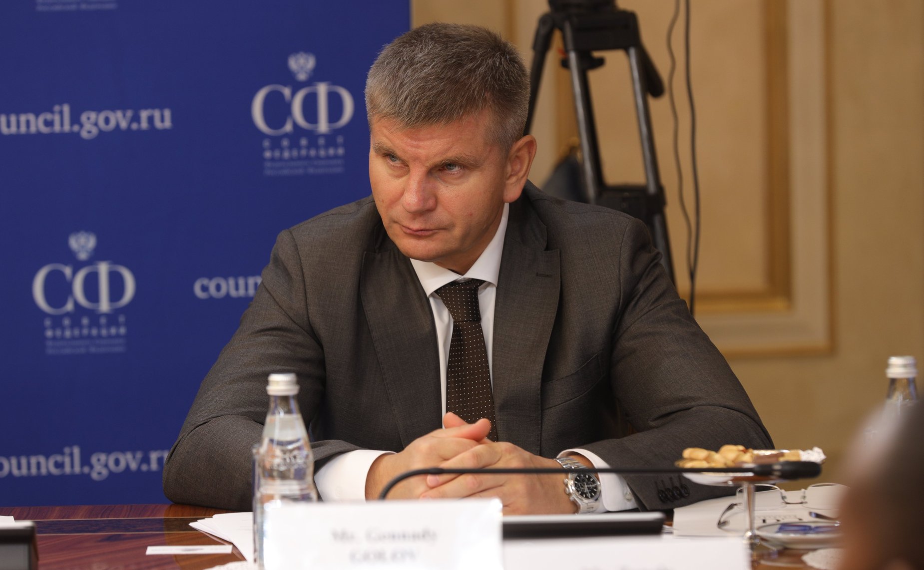 Геннадий Голов