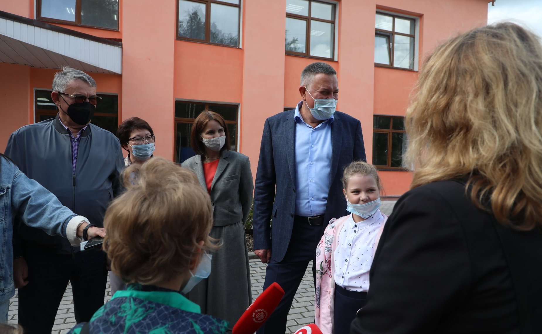 Юрий Воробьев совместно с губернатором региона Олегом Кувшинниковым посетили детскую школу искусств