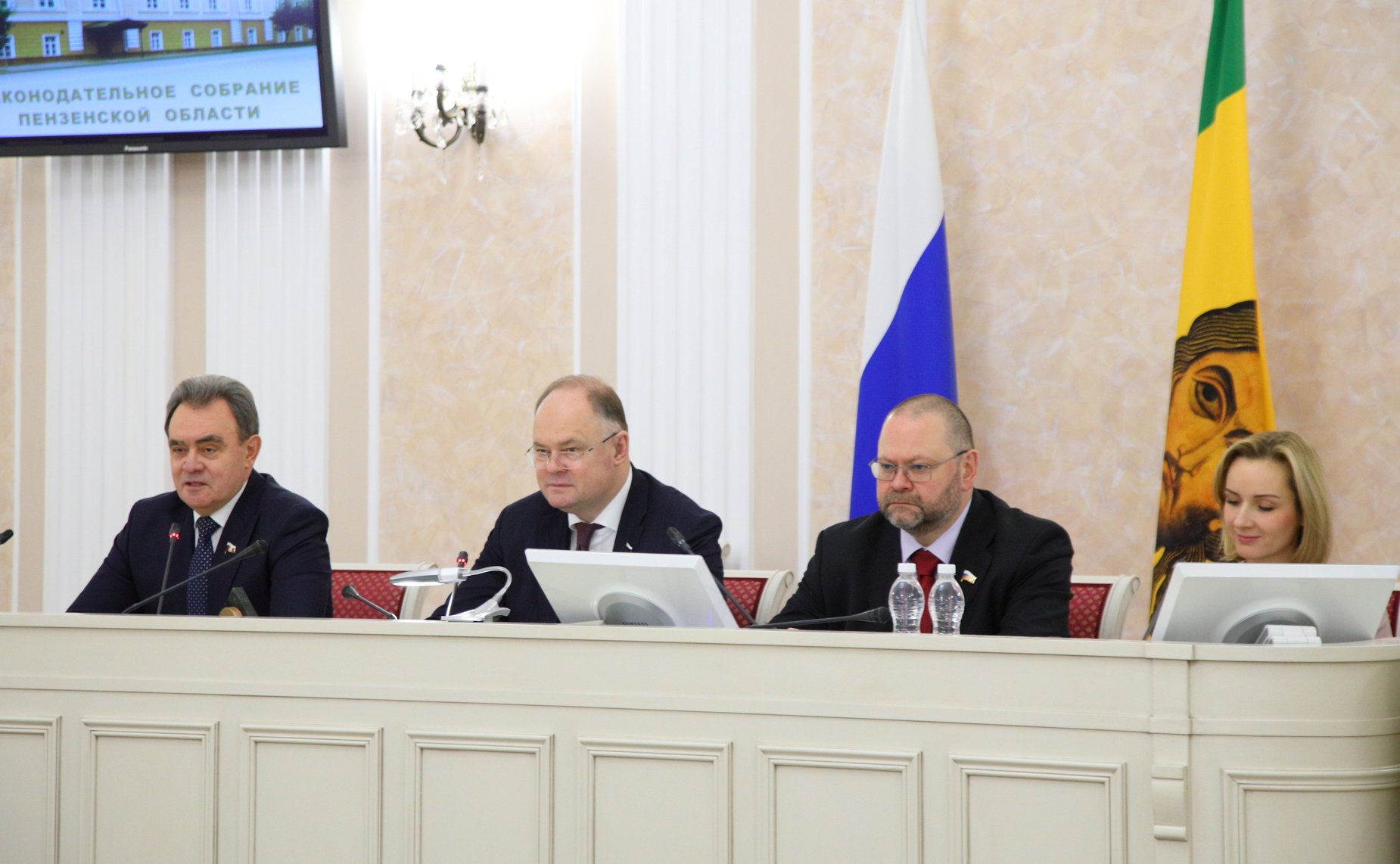 Олег Мельниченко принял участие в работе заседания Законодательного Собрания Пензенской области