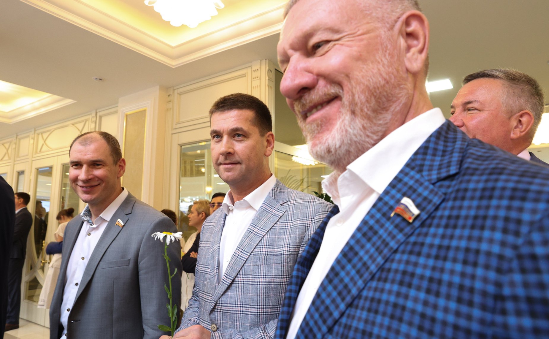 В Совете Федерации состоялась торжественная церемония открытия фотовыставки «Семейные бизнес-династии регионов России», посвященная Дню семьи, любви и верности