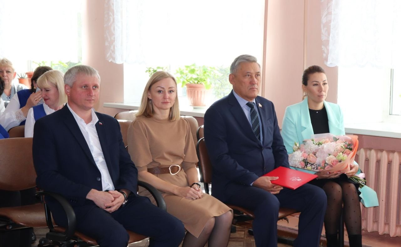 Юрий Валяев посетил Облученский район ЕАО, где побывал в школе №3 им. Героя Советского Союза Ю.В. Тварковского