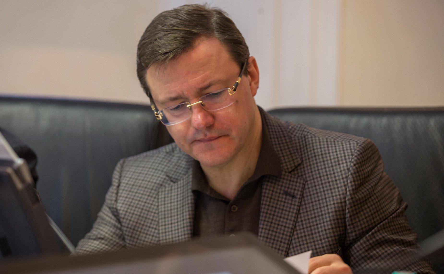 Д. Азаров