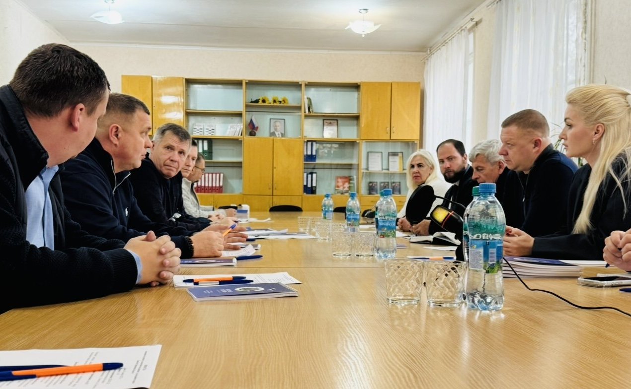 Игорь Кастюкевич в рамках региональной недели посетил Генический строительный колледж и колледж сервиса и обслуживания