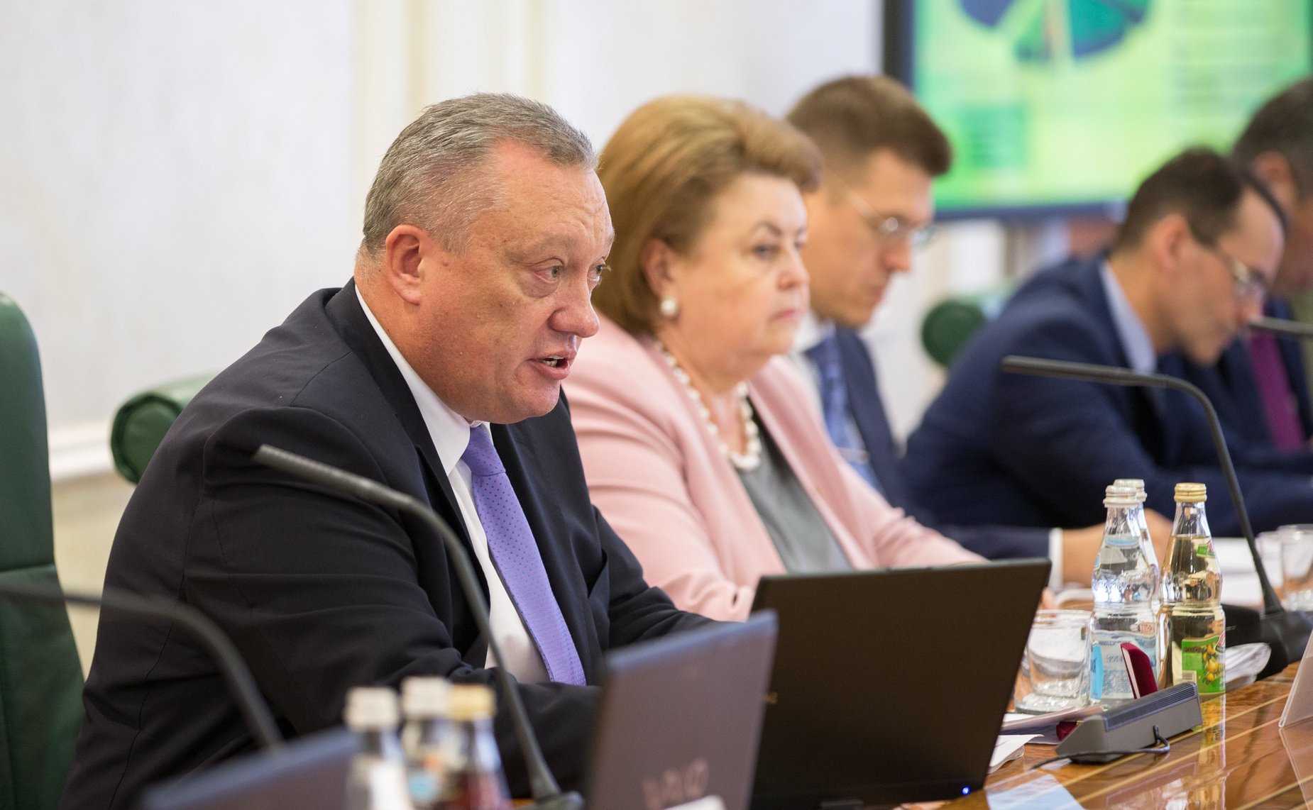 Парламентские слушания в СФ на тему «Место и роль отраслевых учреждений высшего профессионального образования в современной системе образования России»