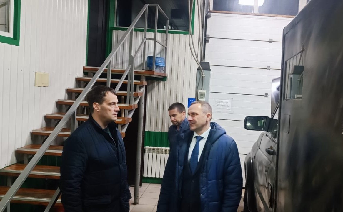 Эдуард Исаков привез в Луганскую и Донецкую народные республики гуманитарную помощь