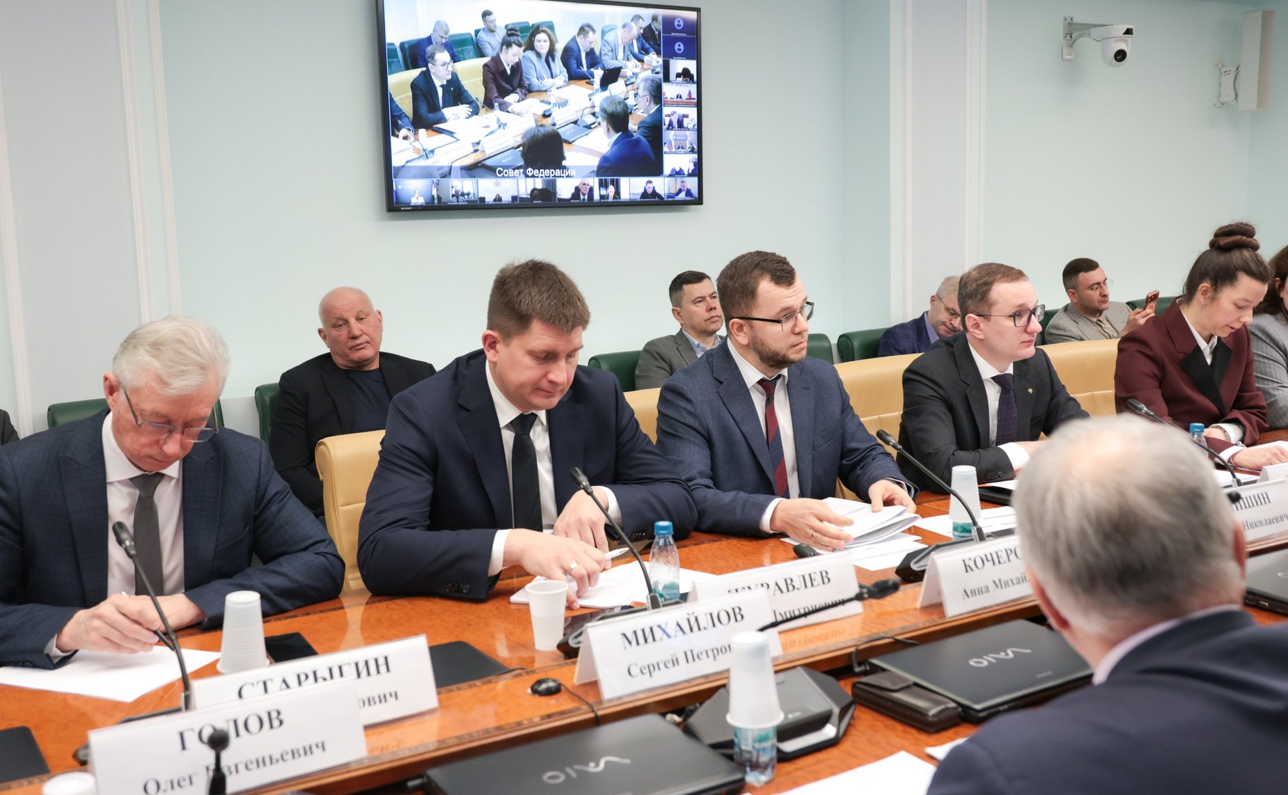 Круглый стол Комитета Совета Федерации по экономической политике «О приведении в нормативное состояние региональной и местной дорожной сети в рамках национального проекта «Инфраструктура для жизни»»