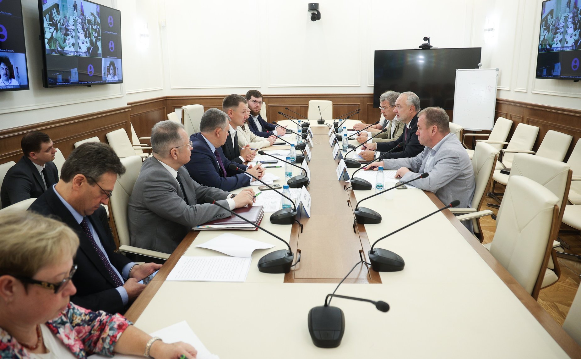 Заседание рабочей группы по рассмотрению проекта ФЗ № 872405–8 «О внесении изменений в статью 10 ФЗ «Об основах государственного регулирования торговой деятельности в Российской Федерации»