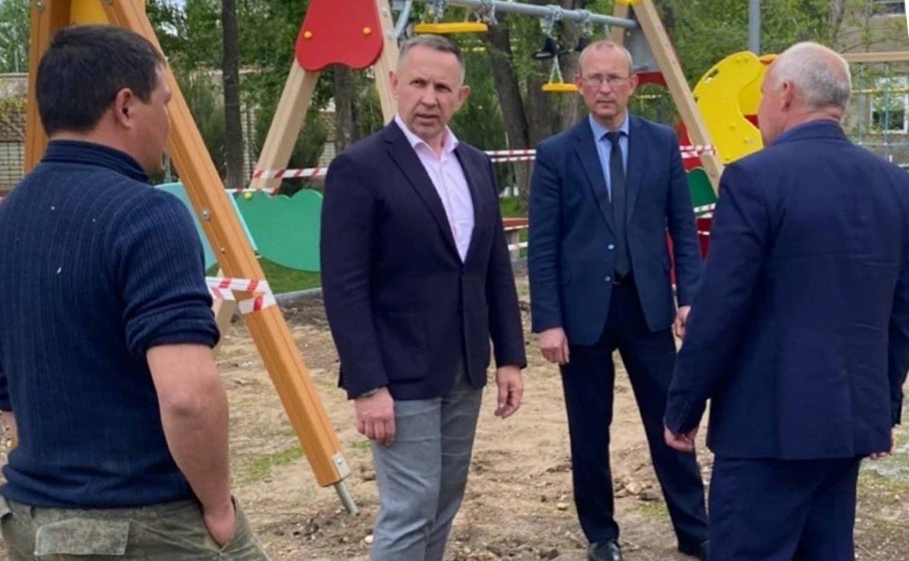 Олег Алексеев проконтролировал ход работ по благоустройству населенных пунктов в Саратовской области