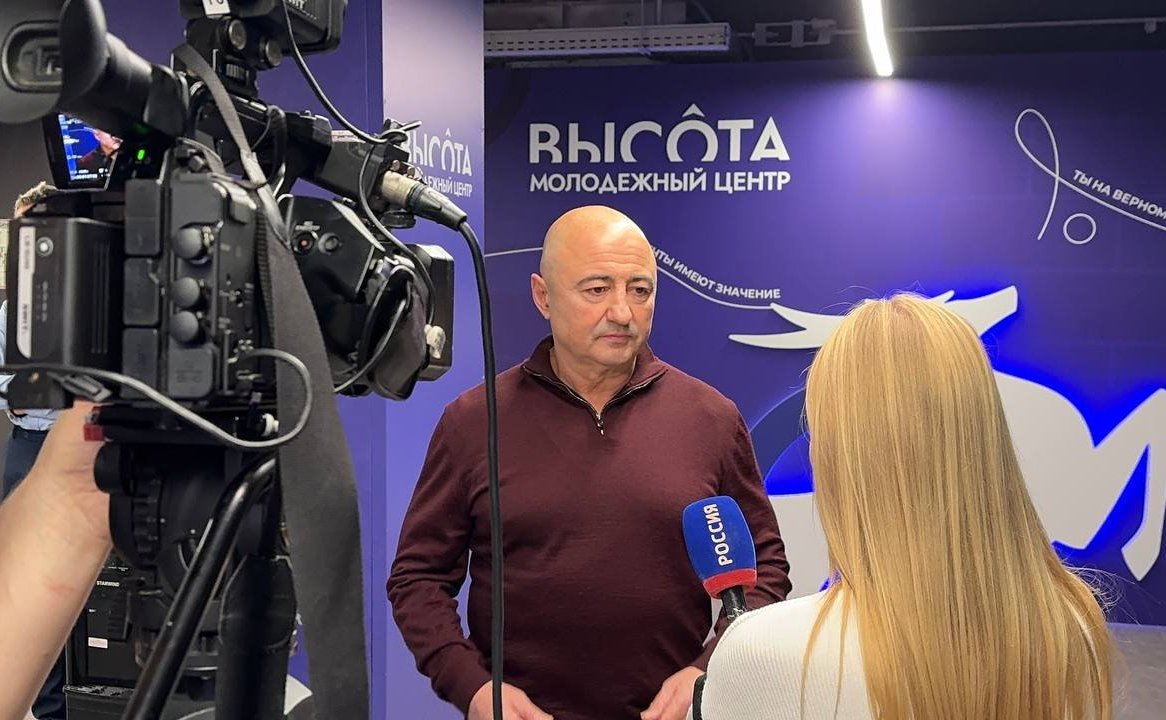 Александр Вайнберг поздравил с годовщиной участников проекта «Клуб молодых авторов»