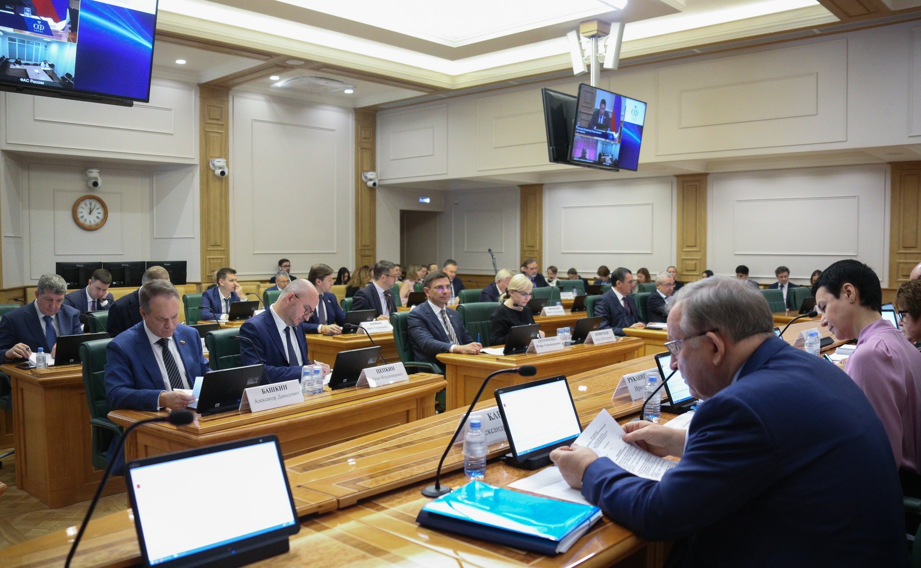 Заседание Комитета СФ по конституционному законодательству и государственному строительству