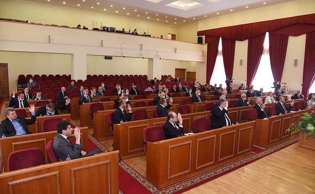 Владимир Лакунин принял участие во внеочередном пленарном заседании регионального Законодательного Собрания