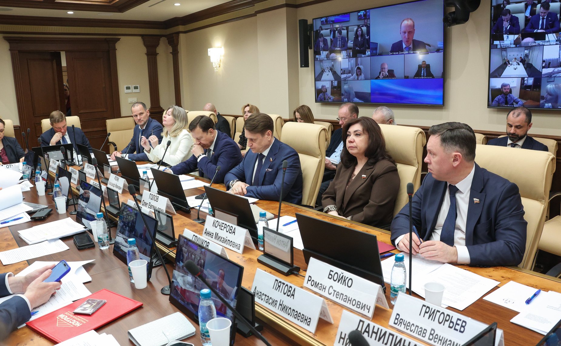 Круглый стол «Планирование развития социальной инфраструктуры на основе принципа нормативной обеспеченности социальной инфраструктурой в опорных населенных пунктах»