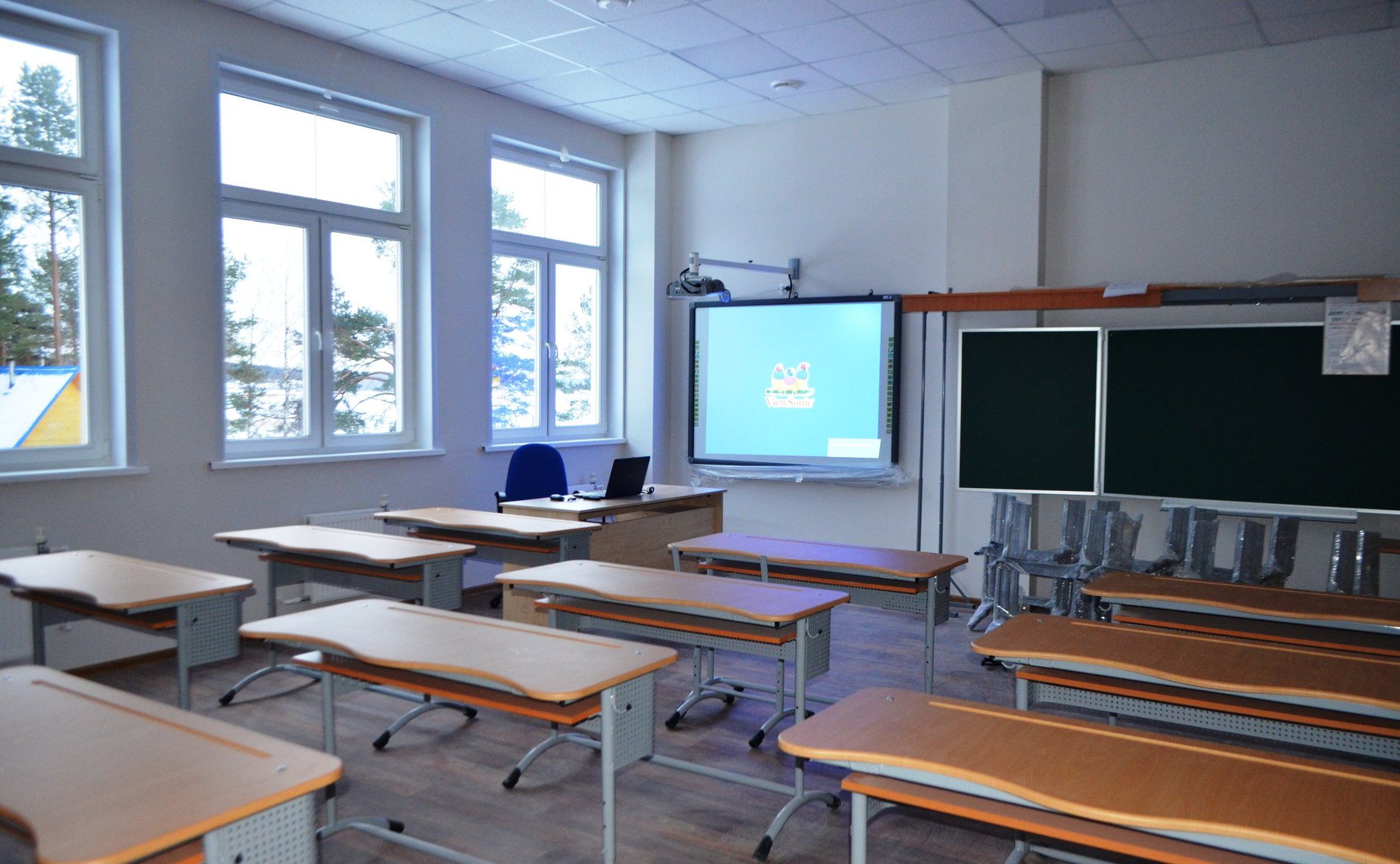 Ю. Воробьев принял участие в совещании по вопросу строительства и приемки школы на территории Центра образования, оздоровления детей и развития туризма «Корабелы Прионежья»