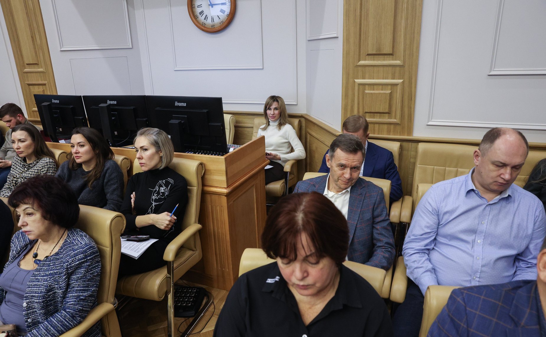 Семинар для помощников сенаторов РФ по работе в СФ, работающих по срочному служебному контракту или по срочному трудовому договорю, по вопросам обеспечения деятельности сенаторов РФ совместно с Управлением государственной службы и кадров Аппарата СФ